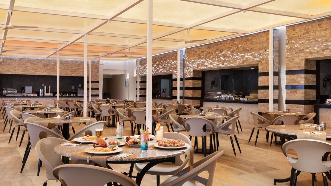 PickAlbatros White Beach Resort